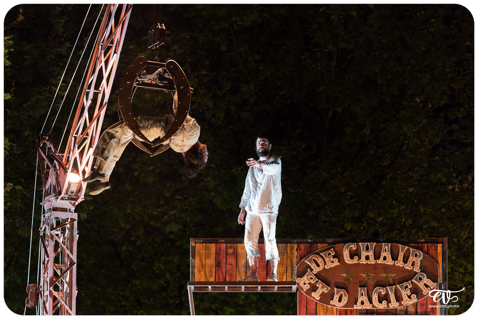 DE CHAIR ET D'ACIER (CIE 100 RACINES)